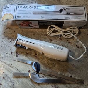 Black and Decker 9" Electric Knife Model EK700 Kitchen Appliance Comfort Grip
